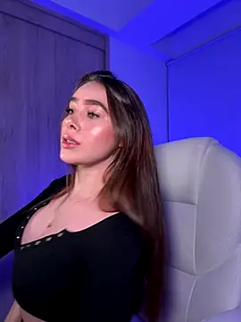 Lanataylor- online show from October 3, 1:46 am