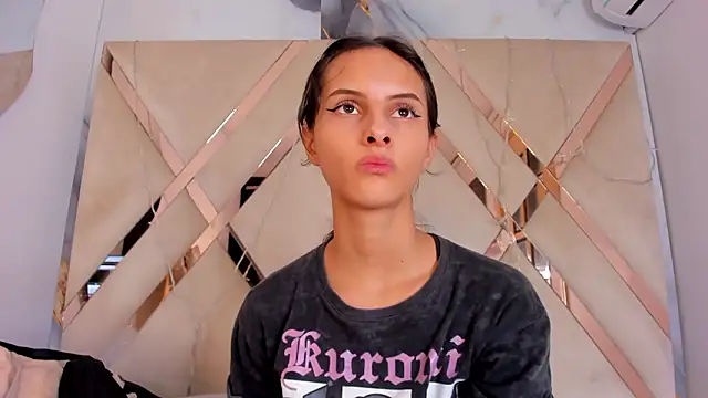 ninaht online show from January 31, 9:24 pm