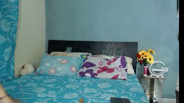 Snapshot of Madison__12 chatting on February 21, 2:17 am Madison 12 online show from February 21, 2:17 am