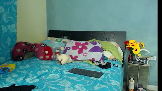 Snapshot of Madison__12 chatting on February 25, 5:08 am Madison 12 online show from February 25, 5:08 am