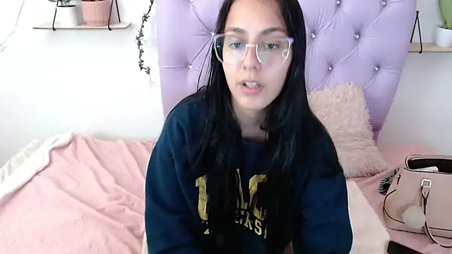 Snapshot of Freyja_01 chatting on September 25, 9:40 pm Freyja 01 online show from September 25, 9:40 pm