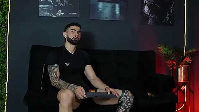 Austin bolt online show from December 4, 1:59 am