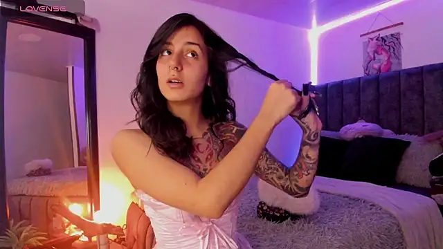 Snapshot of Alice_woodville chatting on February 14, 7:12 pm Alice woodville online show from February 14, 7:12 pm