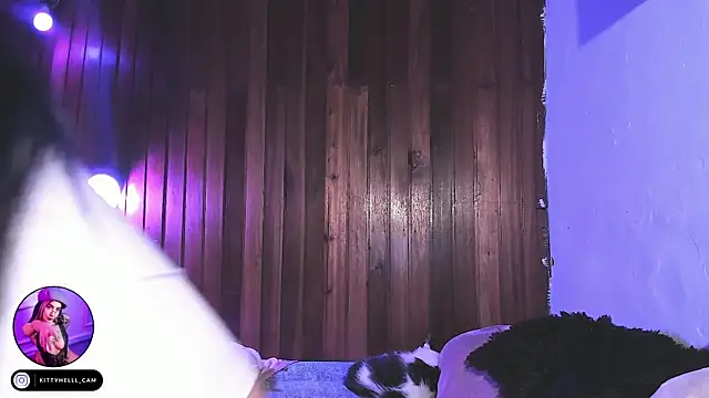 Snapshot of Alice_woodville chatting on November 18, 1:33 am Alice woodville online show from November 18, 1:33 am