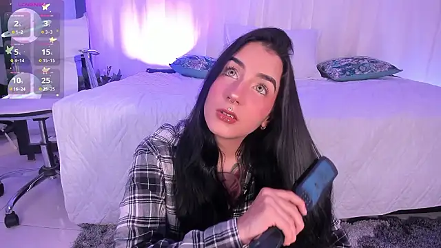 Snapshot of Alice_woodville chatting on February 27, 2:22 am Alice woodville online show from February 27, 2:22 am