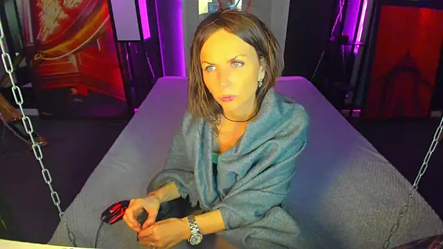 Elizabe th online show from March 10, 10:04 am