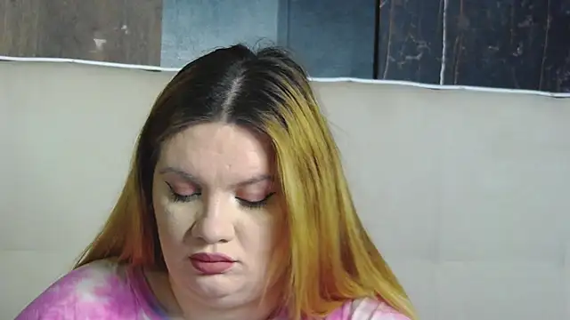 MelanieBrownn online show from January 8, 7:10 am