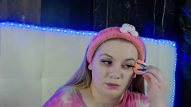 MelanieBrownn online show from April 14, 4:40 am