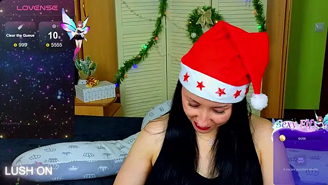 Snapshot of Roxyy_Star chatting on December 29, 3:33 am Roxyy Star online show from December 29, 3:33 am