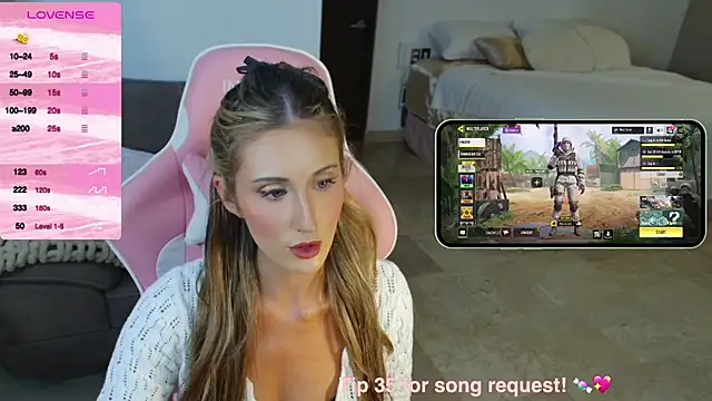 Snapshot of Angel-Ava chatting on December 16, 6:32 am Angel-Ava online show from December 16, 6:32 am