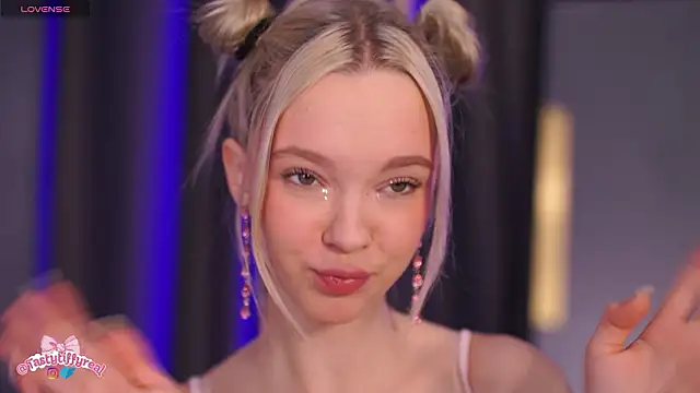  AlinaBailey online show from February 24, 7:50 am