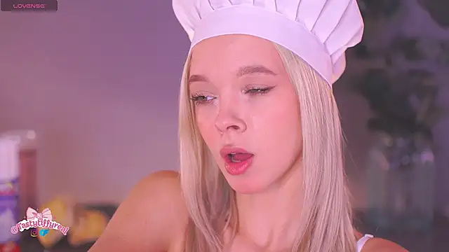  AlinaBailey online show from March 22, 3:15 pm