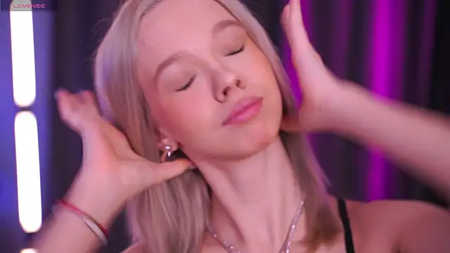  AlinaBailey online show from April 8, 7:08 am