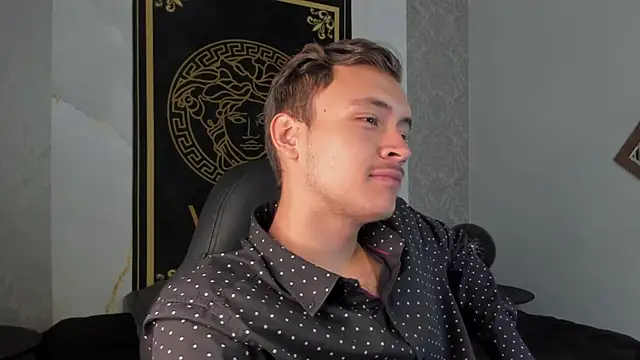 Snapshot of Desmon_Clark chatting on January 7, 7:49 pm Desmon Clark online show from January 7, 7:49 pm