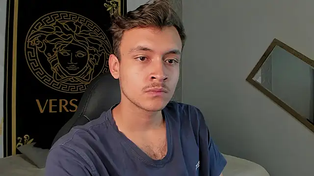 Snapshot of Desmon_Clark chatting on January 9, 8:01 pm Desmon Clark online show from January 9, 8:01 pm