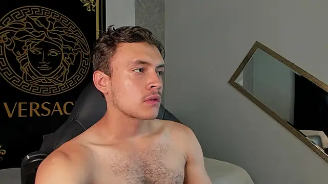 Snapshot of Desmon_Clark chatting on January 9, 11:02 pm Desmon Clark online show from January 9, 11:02 pm