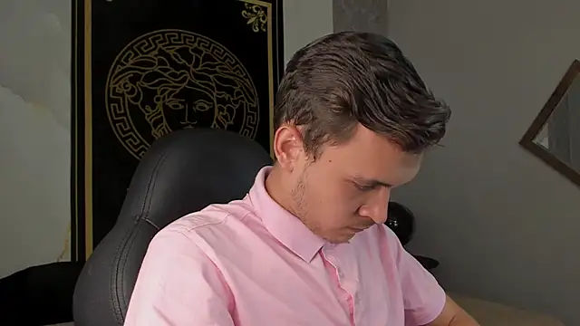 Snapshot of Desmon_Clark chatting on January 10, 8:48 pm Desmon Clark online show from January 10, 8:48 pm