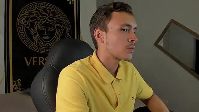 Snapshot of Desmon_Clark chatting on January 11, 3:13 am Desmon Clark online show from January 11, 3:13 am