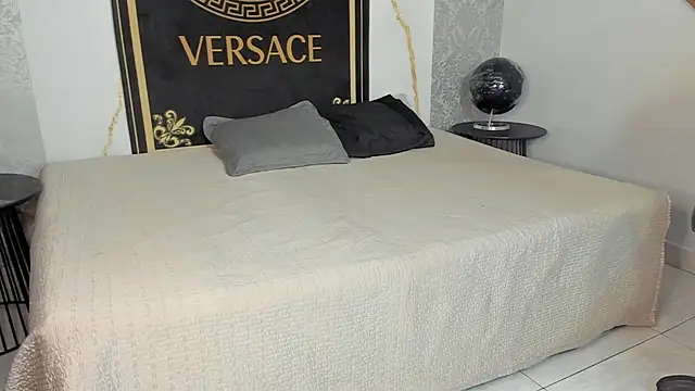 Snapshot of Desmon_Clark chatting on January 13, 7:54 am Desmon Clark online show from January 13, 7:54 am