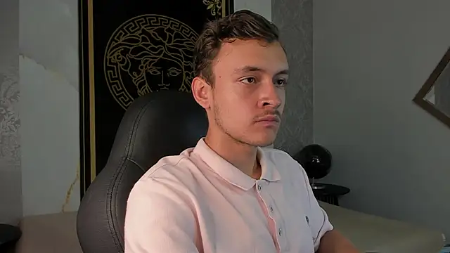 Snapshot of Desmon_Clark chatting on January 13, 9:42 pm Desmon Clark online show from January 13, 9:42 pm