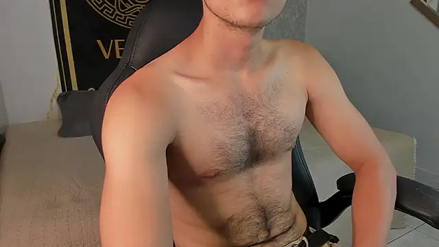 Snapshot of Desmon_Clark chatting on January 14, 10:02 pm Desmon Clark online show from January 14, 10:02 pm