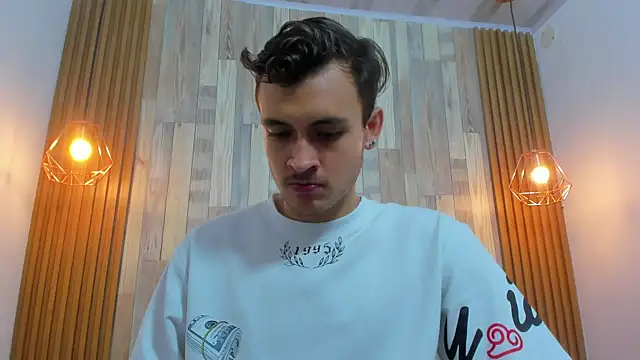 Snapshot of Desmon_Clark chatting on January 17, 7:08 am Desmon Clark online show from January 17, 7:08 am