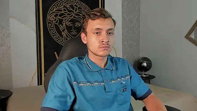 Snapshot of Desmon_Clark chatting on January 18, 6:03 am Desmon Clark online show from January 18, 6:03 am