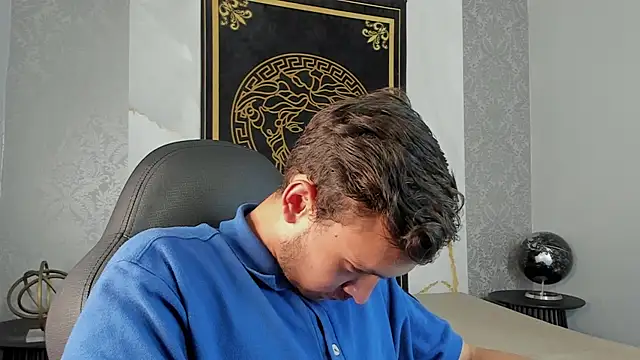 Snapshot of Desmon_Clark chatting on January 21, 10:41 pm Desmon Clark online show from January 21, 10:41 pm