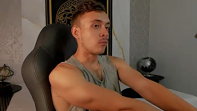 Snapshot of Desmon_Clark chatting on February 26, 4:47 am Desmon Clark online show from February 26, 4:47 am