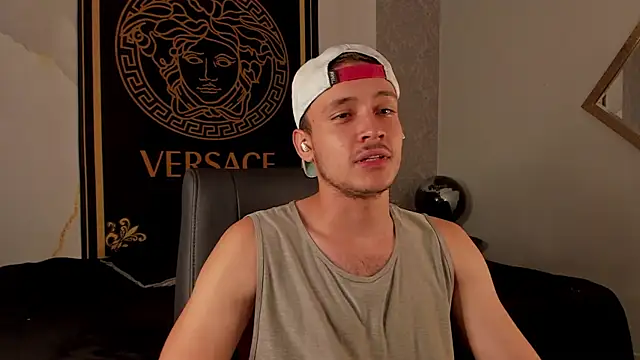 Snapshot of Desmon_Clark chatting on September 18, 11:51 pm Desmon Clark online show from September 18, 11:51 pm