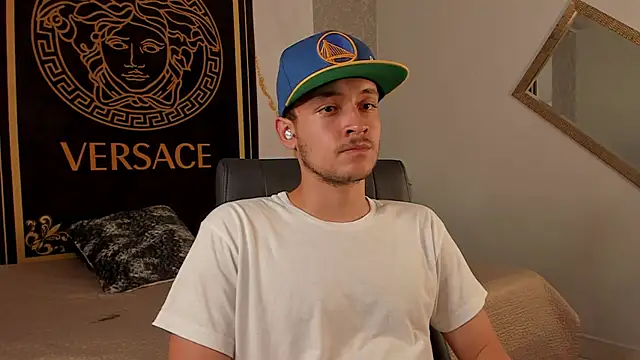 Snapshot of Desmon_Clark chatting on September 23, 9:29 pm Desmon Clark online show from September 23, 9:29 pm