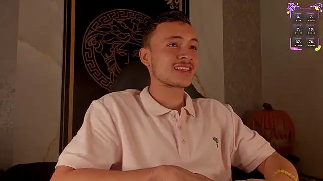 Snapshot of Desmon_Clark chatting on October 12, 6:51 pm Desmon Clark online show from October 12, 6:51 pm