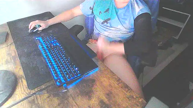 Snapshot of WouldLovetoFuckYou666 chatting on December 6, 10:19 pm WouldLovetoFuckYou666 online show from December 6, 10:19 pm