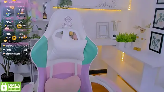 LayriantaVee online show from January 29, 10:05 am