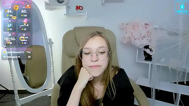 LayriantaVee online show from February 3, 10:03 am