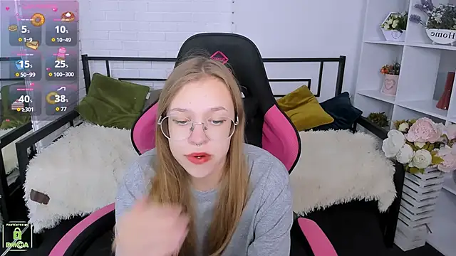 LayriantaVee online show from September 17, 6:04 am