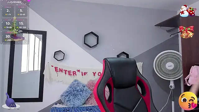 Snapshot of Danniela_rivera chatting on December 10, 3:12 pm Danniela rivera online show from December 10, 3:12 pm