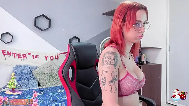 Snapshot of Danniela_rivera chatting on December 17, 3:06 pm Danniela rivera online show from December 17, 3:06 pm