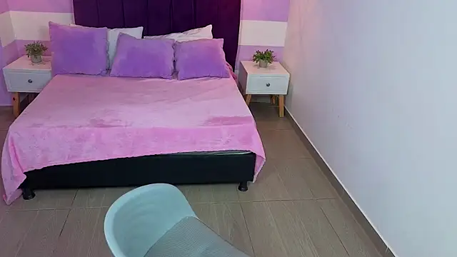 Snapshot of Scarlett__bell chatting on June 5, 1:39 pm Scarlett bell online show from June 5, 1:39 pm