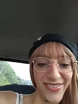 Dani pegin online show from December 5, 2:47 pm