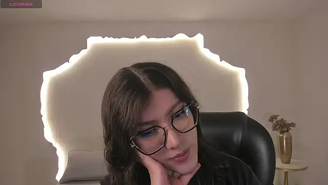 Snapshot of AmberFarrell chatting on June 8, 8:31 pm AmberFarrell online show from June 8, 8:31 pm