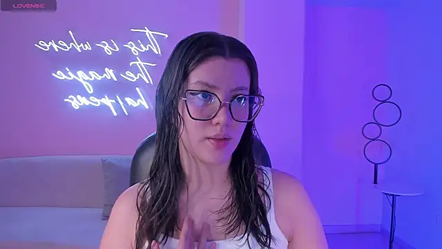 Snapshot of AmberFarrell chatting on June 20, 8:11 pm AmberFarrell online show from June 20, 8:11 pm