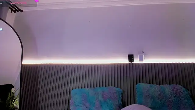 valentina lux online show from February 9, 7:29 pm