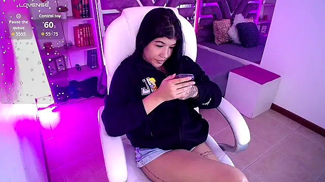 AliceWalker 11 online show from September 9, 8:08 pm