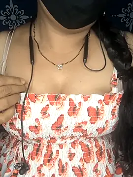 Snapshot of Queen_sakshi chatting on February 18, 7:54 pm Queen sakshi online show from February 18, 7:54 pm