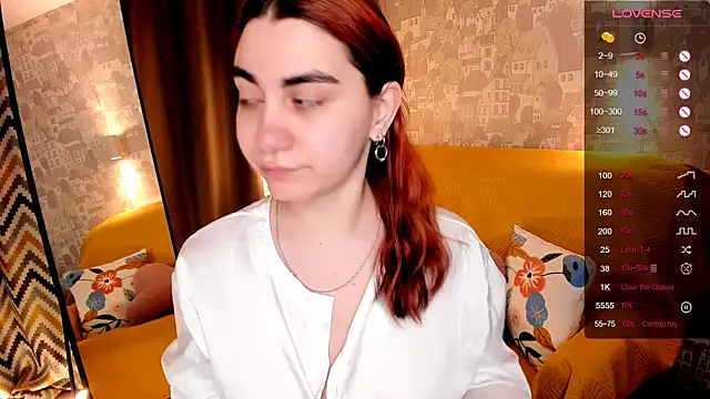 hannacheekss  online show from June 9, 2:01 am