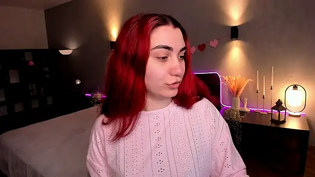hannacheekss  online show from June 15, 2:03 am