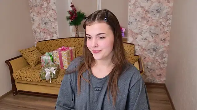 showmeparadise online show from December 13, 7:53 pm