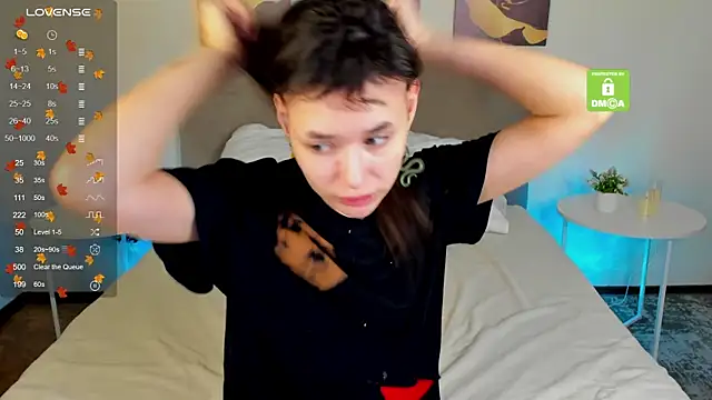 Emily Strikeee online show from November 3, 9:54 am