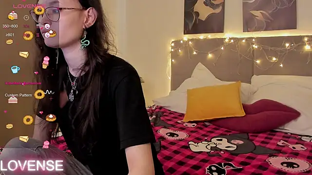 Emily Strikeee online show from March 9, 3:54 am